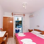 Hotel Ayeri